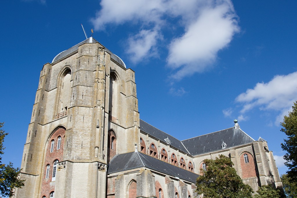 historisch meer stadhuis toerisme toeristisch veere veerse meer walcheren zeeuwse delta boten haven jachthaven strand korenmolen molen zeeland grote kerk hdr